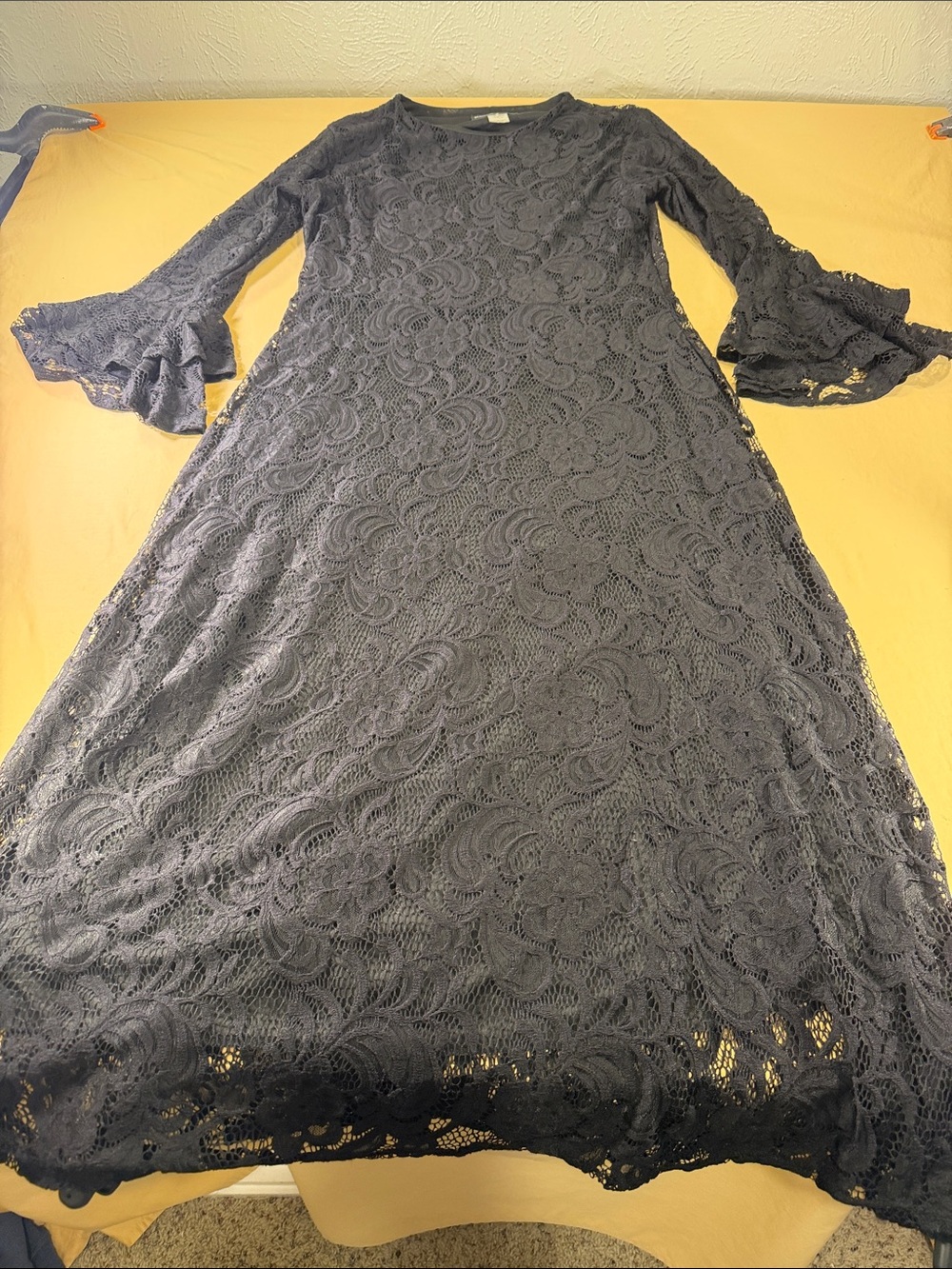 Dress like an angel black lace Midi dress